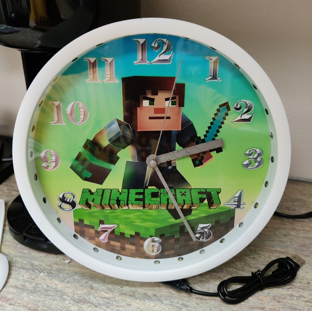 COPY - Minecraft wall clock - Picture 4 of 10